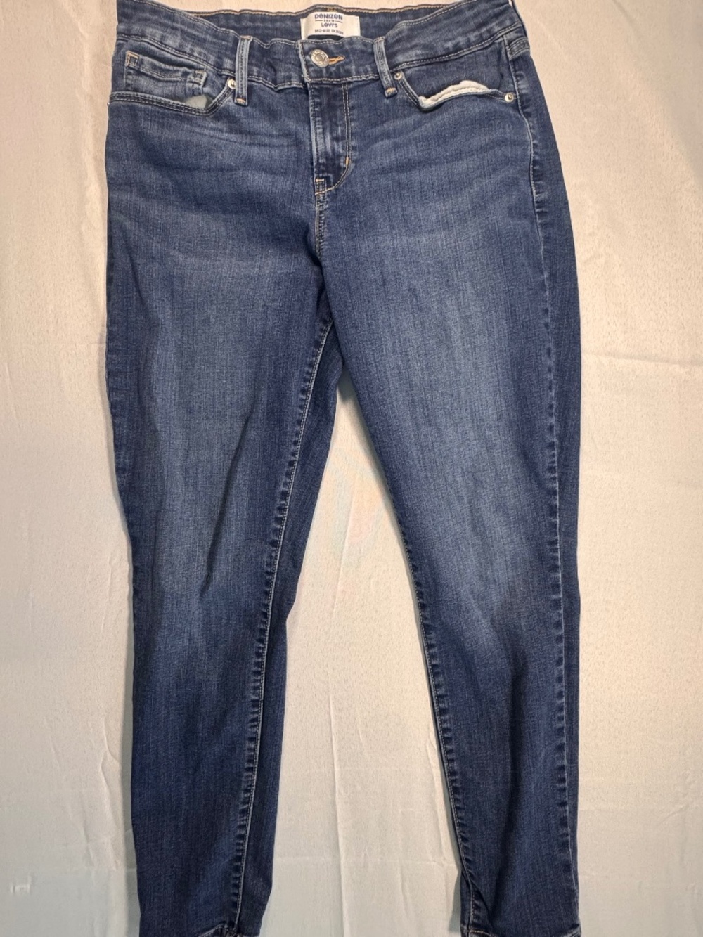 Denizen from Levi's Mid Rise Slim Women’s Blue Jeans Size 6 28w x 28 L